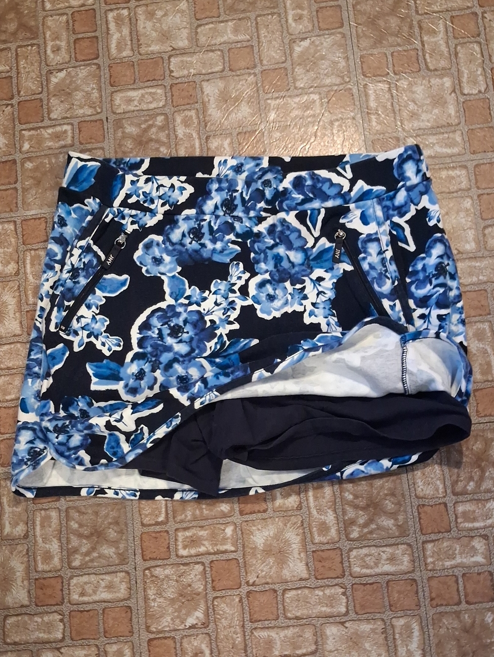 Jones New York Navy and Blue Floral Skort with Built-In Shorts Size Large